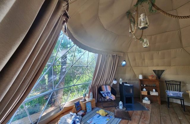 #D4 Badlands Bunker Dome-1 Queen bed -Pet friendly