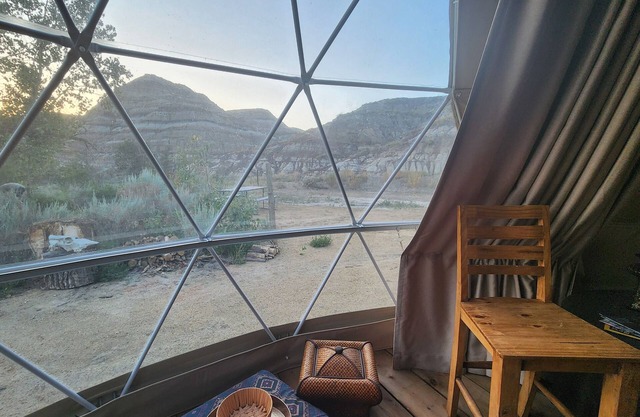 #D6 Sahara Sunset Dome- King Suite -Pets welcome