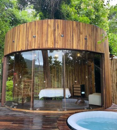 Dacnis tayrona glamping