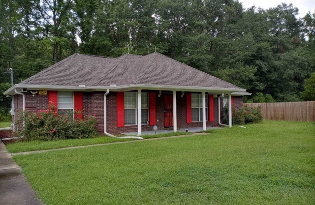 DAD's beautiful home at Historic Tuskegee!
