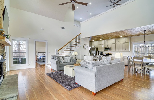 Dale Hollow Cottage w/ Covered Porch & Lake Views!