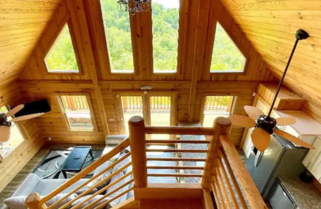 Dale Hollow Lakeview Getaway Log Cabin 3 Bedroom 2.5 Baths Scenic View Game Room