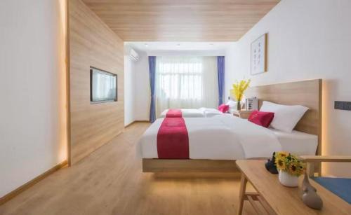 Dali Ancient Town Center White Day Youth Hotel