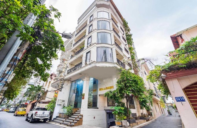 Dancentre Airport Stays - Havana Hotel