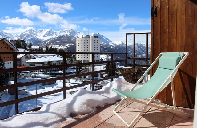 Danda Terrace Apartment, Sauze d'Oulx, Italy