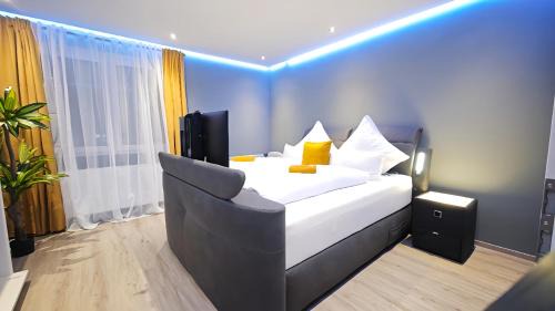 DANESSI-Familie,Business,nahe Koblenz,6 Personen,Saniert,direkte Anbindung Industriegebiet,TV Kingsize Boxspringbett