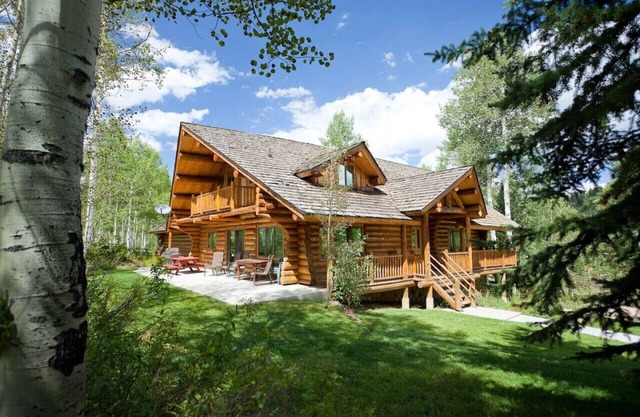 Daniels Summit Mountain Cabin