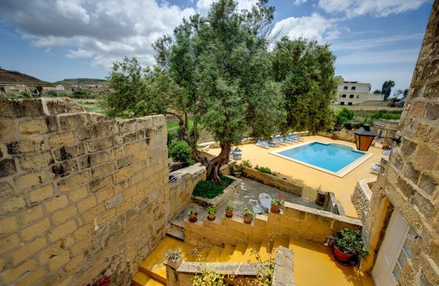 Dar ta' Lulu - 2 bedroom house with valley views