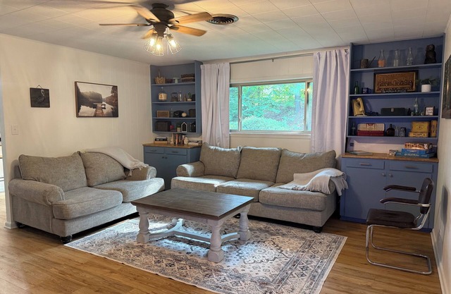 Darbonne Ranch House - 12 beds!