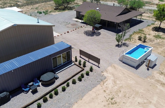 Dark Sky Ranch Home + Casita, Sauna, Hot Tub, King Beds, BBQ, Mountain Views!
