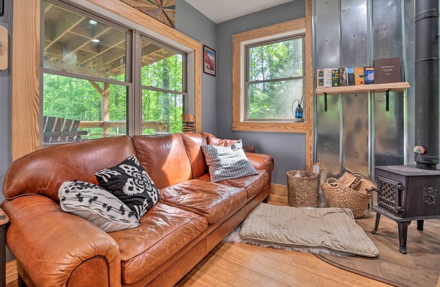 NEW! Darling 30-Acre Cabin w/ Fire Pit & Balcony!