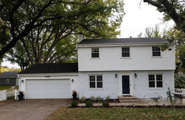 Darling cozy house for rental over the holidays!