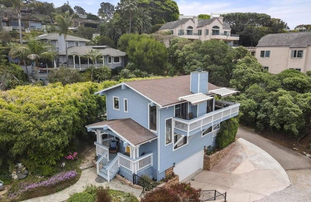 Darling Del Mar Beach Cottage with Ocean Views!