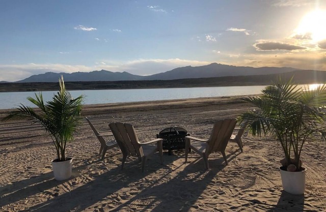 Darling remodeled trailer on private sandy beach