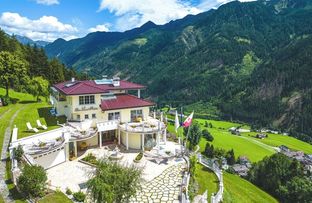 DAS LAND-PALAIS ***** Mountain Hideaway - Ahrntal - Dolomites - South Tyrol