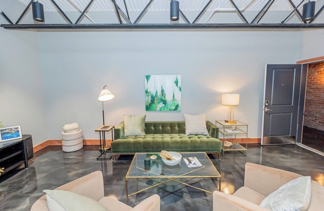 Date Night Redefined!! Boutique Hotel **Must See**