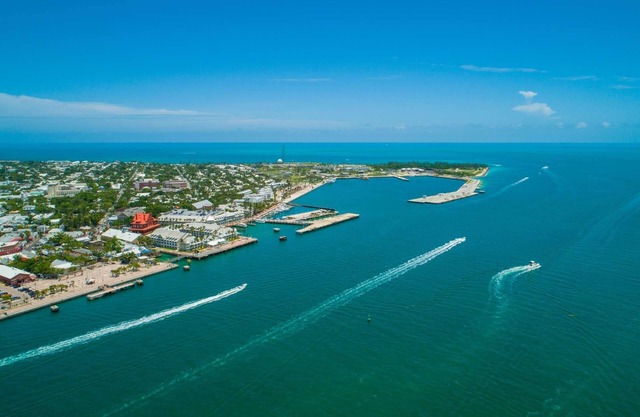 Date Palm Destination: Charming 3BR Canal Front Home in Sugarloaf, Dockage & Dog-Friendly Amenities!