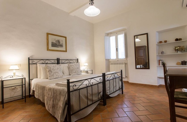 Datini Apartment in der Toskana (2 Personen, 5 Personen - WIFI - TERRASSE - GARAGE)