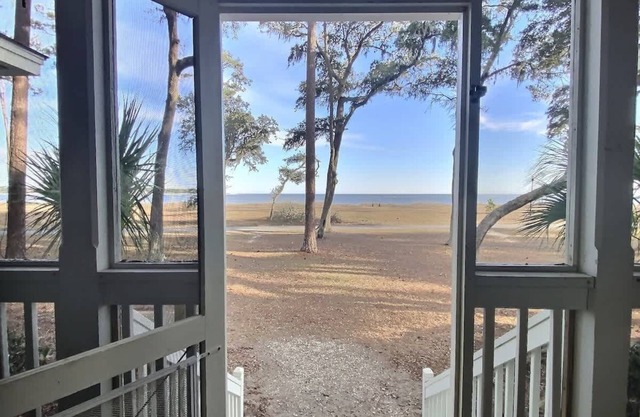 Oceanfront Cottage with Golf Cart