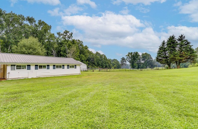 Dawsonville Apartment w/ Covered Patio!
