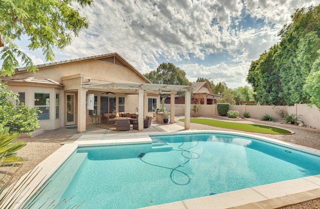 Day Trip to Dtwn Phoenix: Peoria Retreat w/ Pool