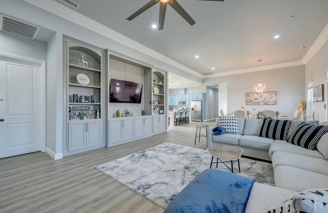 Day Trip to Yosemite: Spacious Home w/ Fireplace