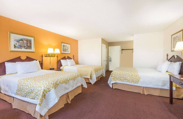 Days Inn by Wyndham Amherst