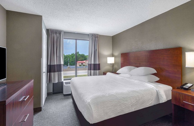 Days Inn by Wyndham Blairsville