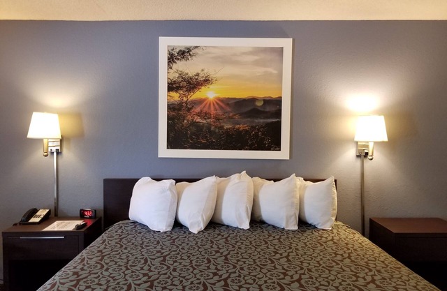 Days Inn by Wyndham Camilla