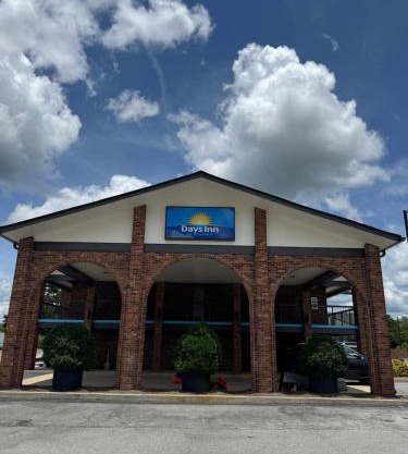 Days Inn by Wyndham Clanton AL