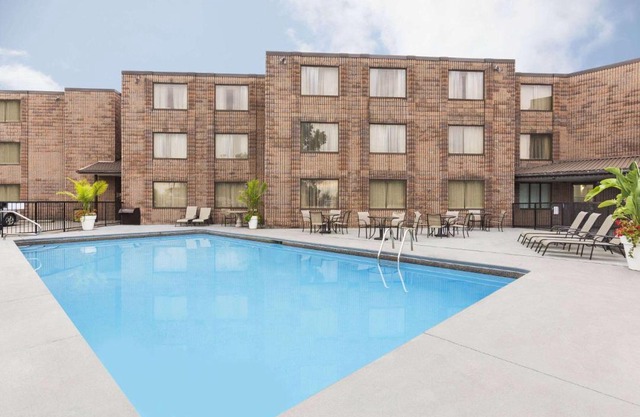 Days Inn by Wyndham Fallsview