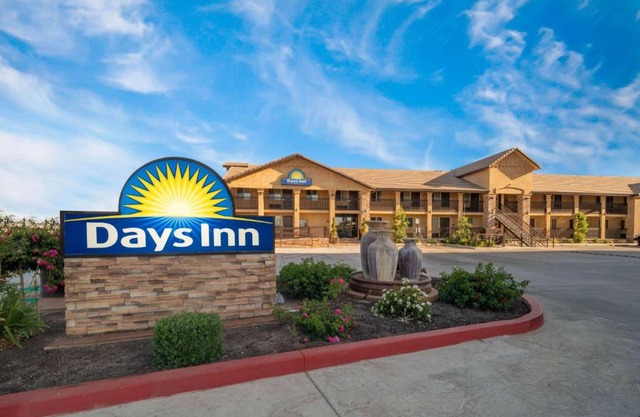 Days Inn by Wyndham Galt - Elk Grove South