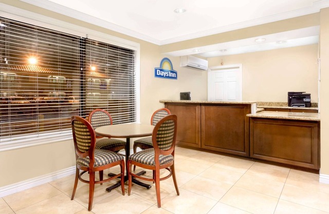 Days Inn by Wyndham Kingman East