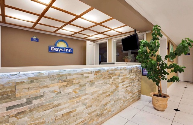 Days Inn by Wyndham Lakewood South Tacoma