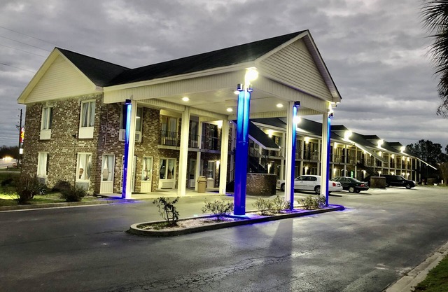 Days Inn by Wyndham Manning