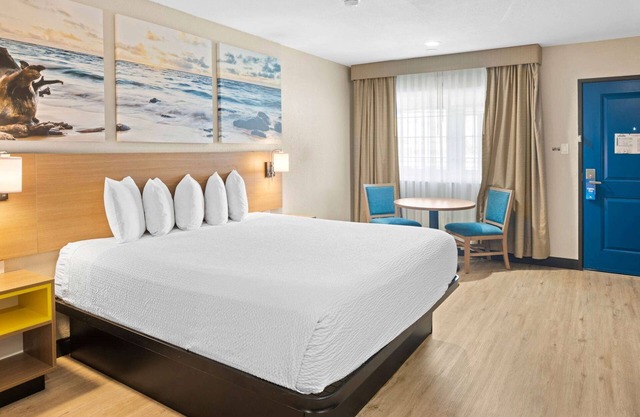 Days Inn by Wyndham San Diego-East/El Cajon