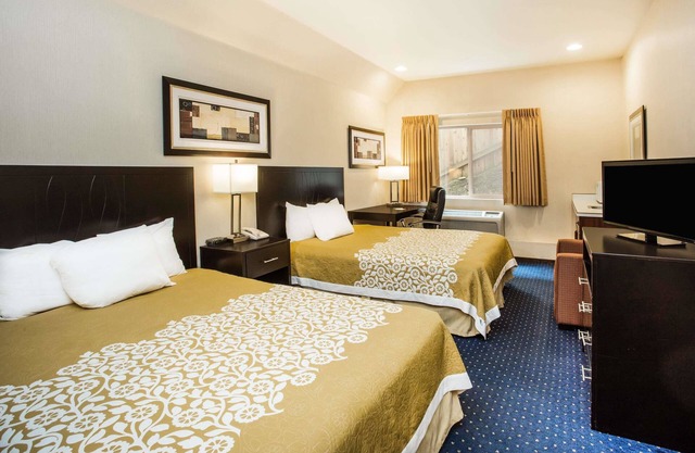 Days Inn by Wyndham Seattle Aurora