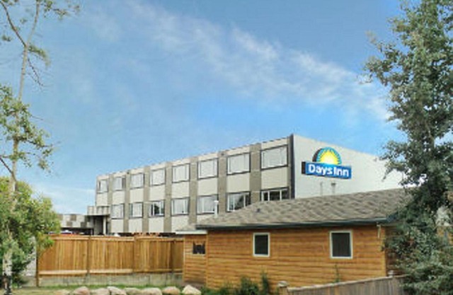 Days Inn by Wyndham Sylvan Lake