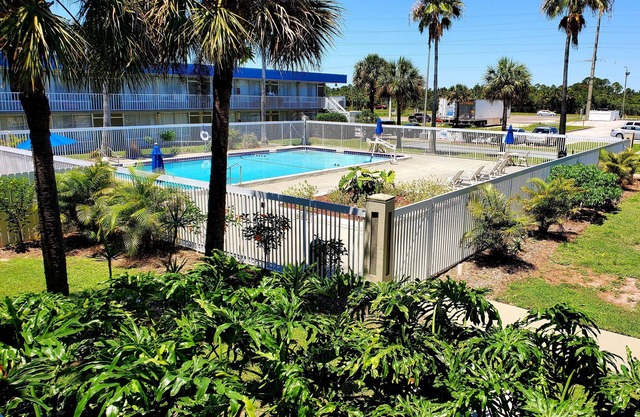 Days Inn by Wyndham Titusville Kennedy Space Center
