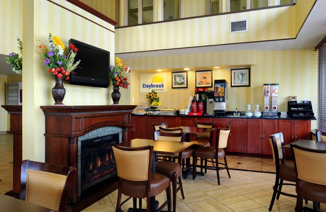 Days Inn by Wyndham Utica