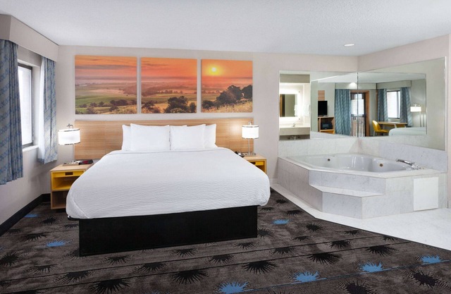 Days Inn by Wyndham Wooster