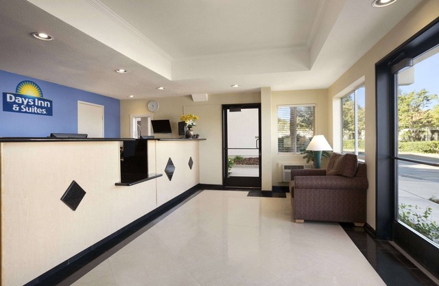 Days Inn & Suites by Wyndham Rancho Cordova