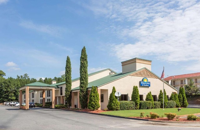 Days Inn & Suites by Wyndham Peachtree Corners Norcross