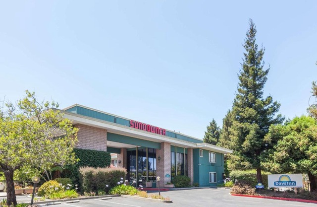 Days Inn & Suites by Wyndham Sunnyvale