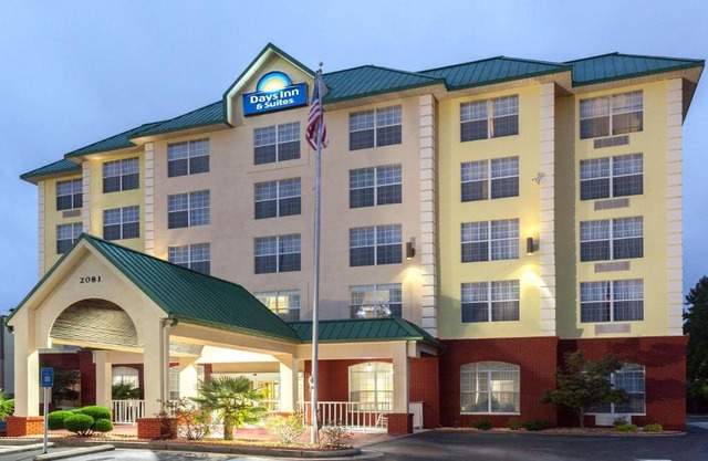 Days Inn & Suites by Wyndham Tucker/Northlake