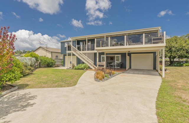 Daze Away - Cooks Beach Holiday Home