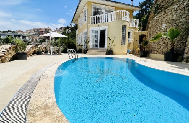 Dazzling Villa with Private Pool in Alanya