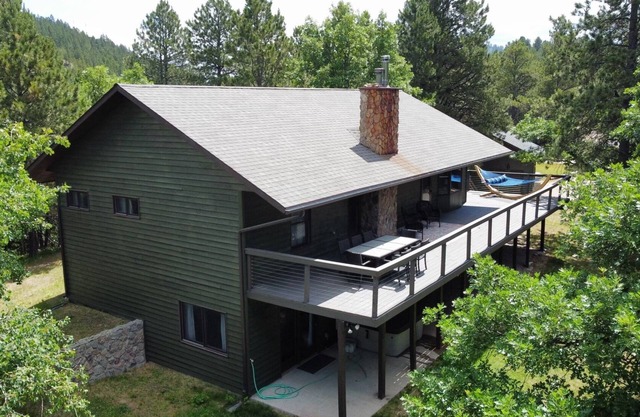 Deadwood Pines Hideaway
