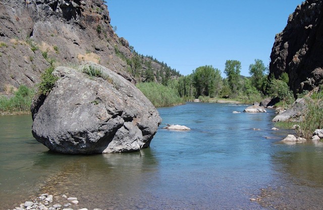 Abgeschieden Dearborn River Cabin mit 3/4 mi River Frontage & 72 Acres to Roam