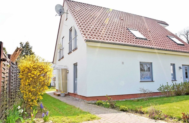 DEB 041 Ferienwohnung am Kurpark Altefähr
